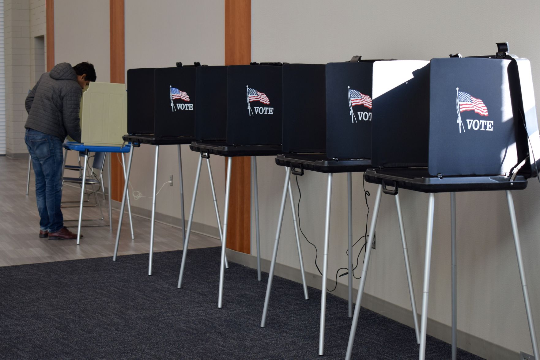 a214NW_ElectionDay1.JPG